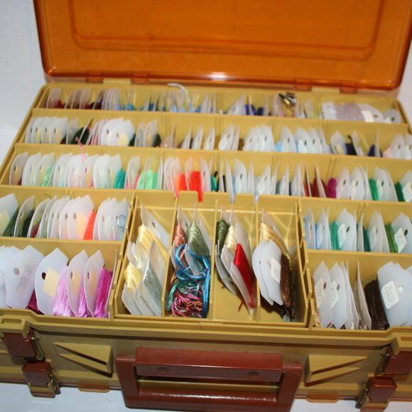 Embroidery Floss Thread Lot 350+ Mixed Color Skeins w Large Plastic Storage Box